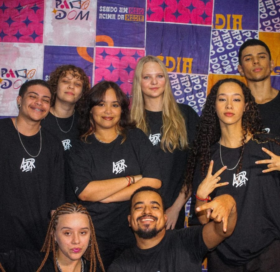 Grupo ArteZ de Rua reunido